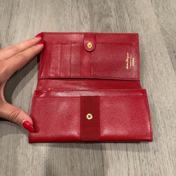 Salvatore Ferragamo Women's Vara Long Bifold Wallet, Red And Gold Authentic EUC - Picture 2 of 12